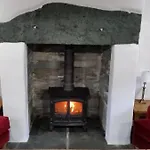 Hot Tub, Mountain View, 4-poster Bed And Log Burner *