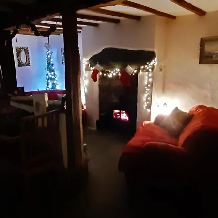 Hot Tub, Mountain View, 4-poster Bed And Log Burner 公寓 博罗代尔谷