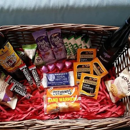 Hot Tub, Mountain View, 4-poster Bed And Log Burner * 博罗代尔谷