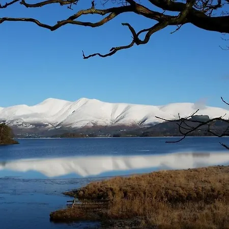 Hot Tub, Mountain View, 4-poster Bed And Log Burner * 博罗代尔谷