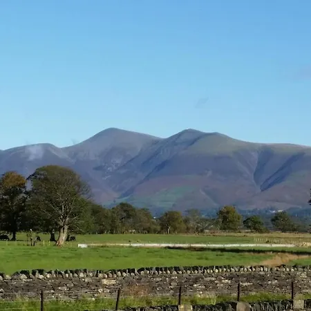 公寓 Hot Tub, Mountain View, 4-poster Bed And Log Burner 博罗代尔谷