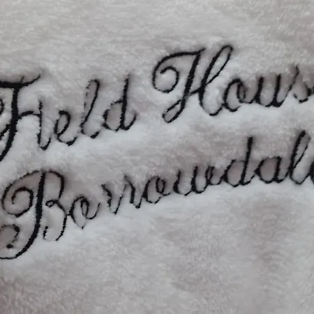 Hot Tub, Mountain View, 4-poster Bed And Log Burner 博罗代尔谷