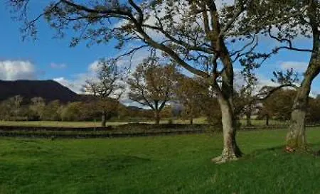 Hot Tub, Mountain View, 4-poster Bed And Log Burner 博罗代尔谷