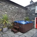 Hot Tub, Mountain View, 4-poster Bed And Log Burner Appartement Borrowdale Valley