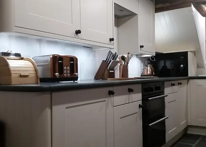 Hot Tub, Mountain View, 4-poster Bed And Log Burner Borrowdale Valley