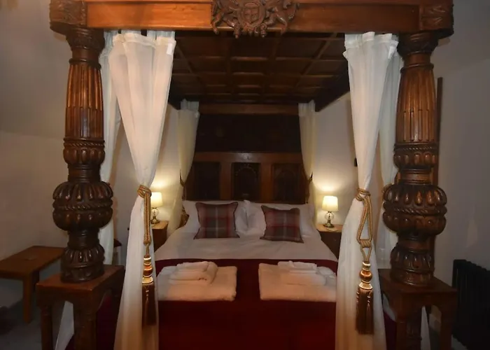 Hot Tub, Mountain View, 4-poster Bed And Log Burner