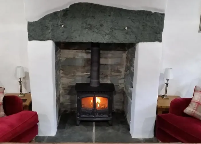 Hot Tub, Mountain View, 4-poster Bed And Log Burner *