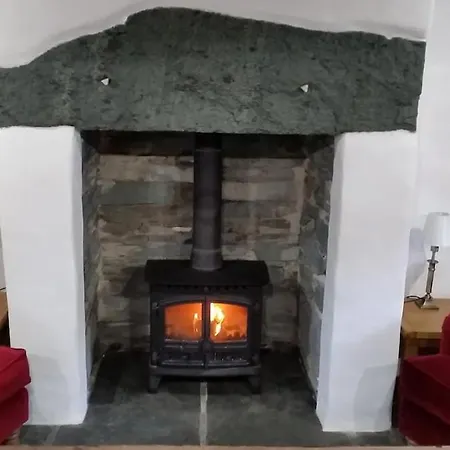 Hot Tub, Mountain View, 4-poster Bed And Log Burner *